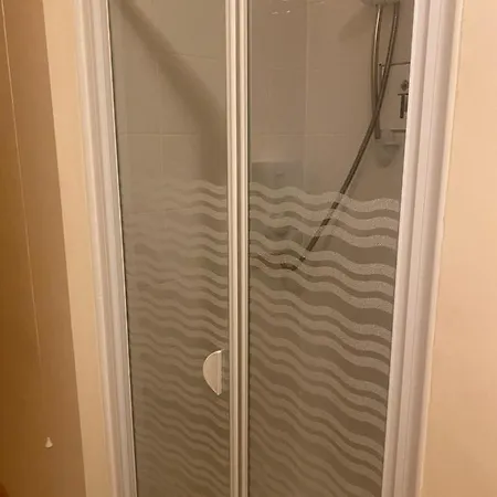 3 The Courtyard Castle Dargan בית אירוח *