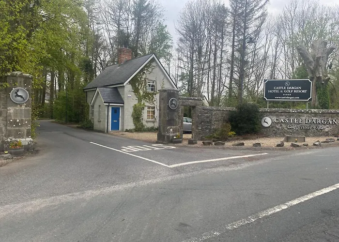 3 The Courtyard Castle Dargan *